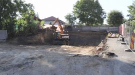 Elkezdték építeni Zilahon a belvárosi parkolóházat